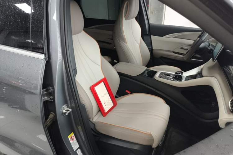 Used BYD Song Pro New Energy 2024 HONOR Edition DM-i 71KM Navigation Model Right Front Seat