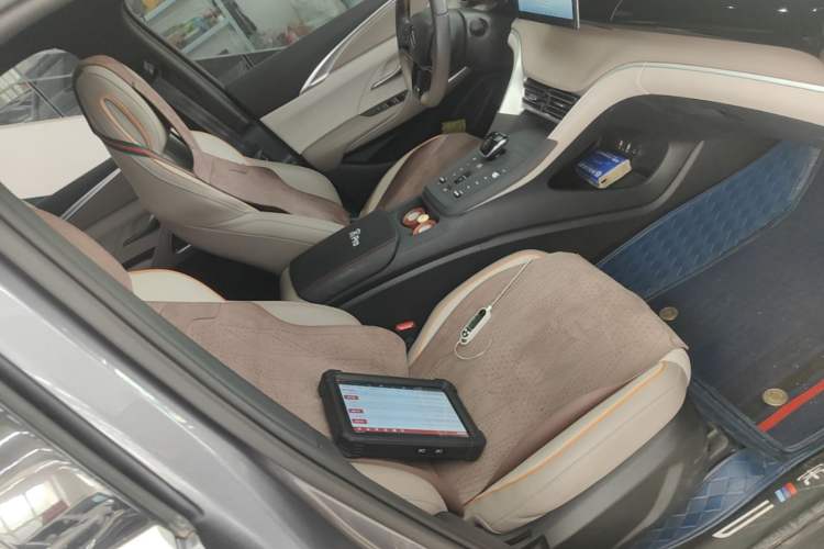 Used BYD Song Pro New Energy 2024 HONOR Edition DM-i 71KM Navigation Model Right Front Seat