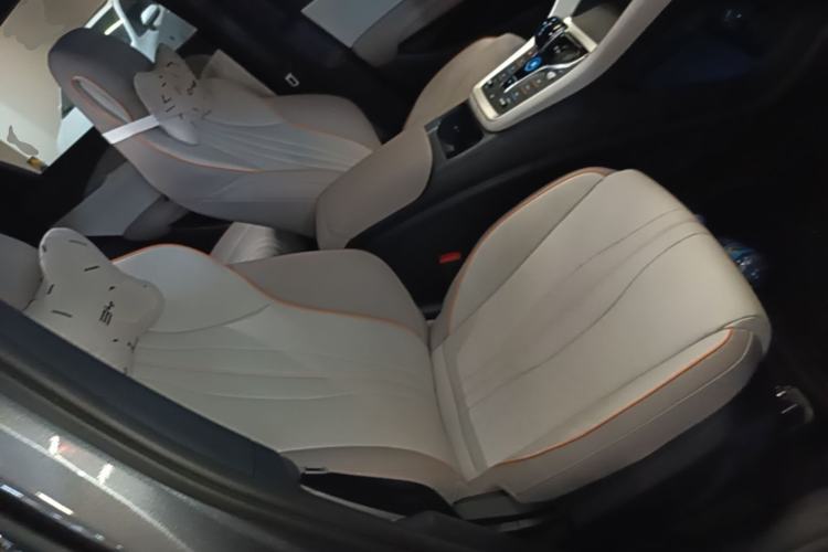 Used BYD Song Pro New Energy 2024 HONOR Edition DM-i 71KM Navigation Model Right Front Seat
