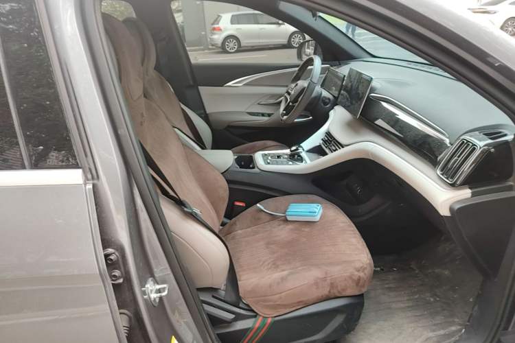 Used BYD Song Pro New Energy 2024 HONOR Edition DM-i 71KM Navigation Model Right Front Seat