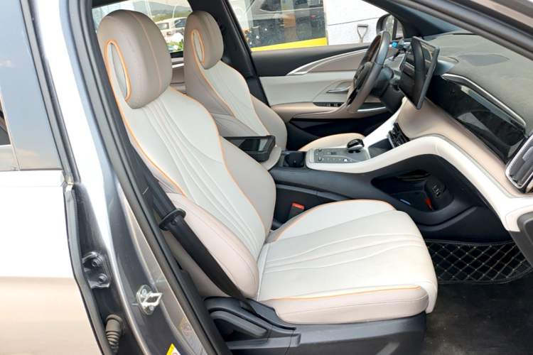 Used BYD Song Pro New Energy 2024 HONOR Edition DM-i 110KM Beyond Model Right Front Seat