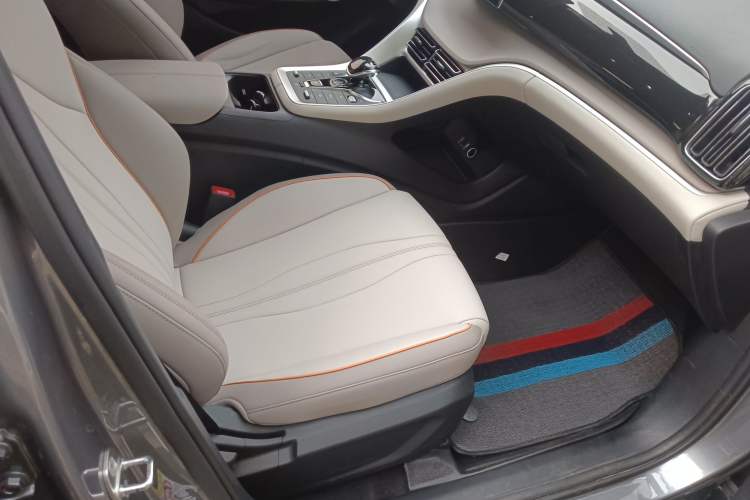 Used BYD Song Pro New Energy 2024 HONOR Edition DM-i 71KM Navigation Model Right Front Seat