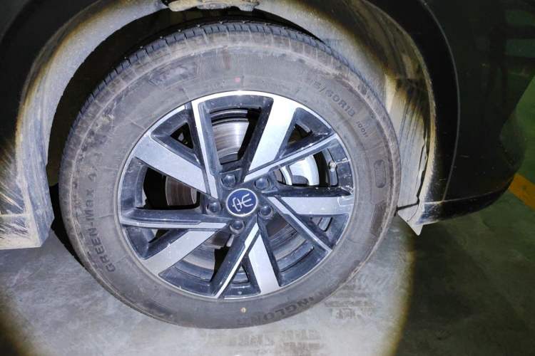 Used BYD Song Pro New Energy 2024 HONOR Edition DM-i 71KM Navigation Model Right Front Wheel Hub