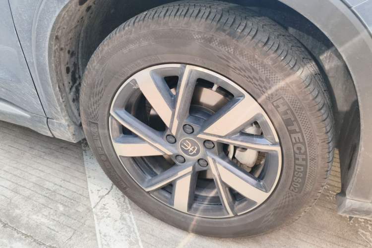 Used BYD Song Pro New Energy 2024 HONOR Edition DM-i 110KM Beyond Model Right Front Wheel Hub