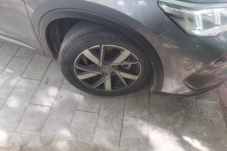 Used BYD Song Pro New Energy 2024 HONOR Edition DM-i 71KM Navigation Model Right Front Wheel Hub