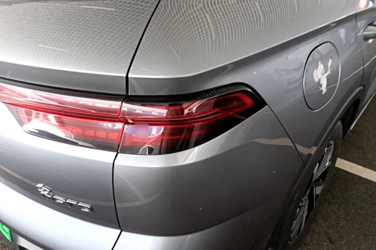 Used BYD Song Pro New Energy 2024 HONOR Edition DM-i 110KM Beyond Model Right Rear Taillight