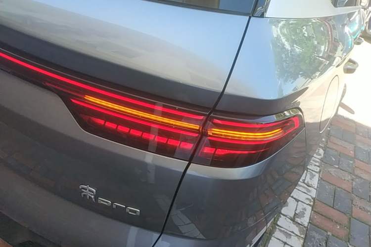 Used BYD Song Pro New Energy 2024 HONOR Edition DM-i 71KM Navigation Model Right Rear Taillight