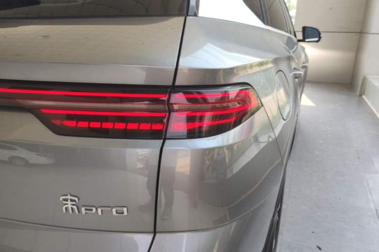 Used BYD Song Pro New Energy 2024 HONOR Edition DM-i 71KM Navigation Model Right Rear Taillight