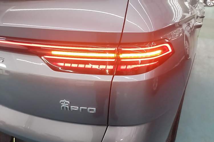 Used BYD Song Pro New Energy 2024 HONOR Edition DM-i 110KM Excellence Model Right Rear Taillight