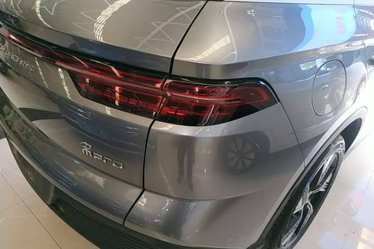 Used BYD Song Pro New Energy 2024 HONOR Edition DM-i 110KM Excellence Model Right Rear Taillight