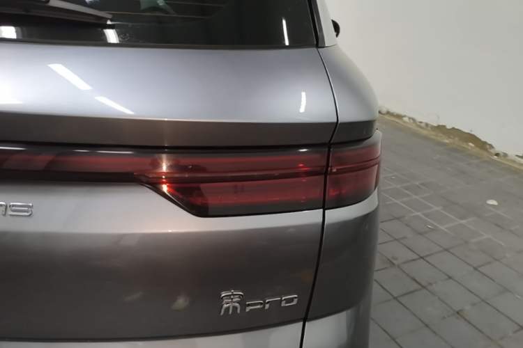 Used BYD Song Pro New Energy 2024 HONOR Edition DM-i 110KM Beyond Model Right Rear Taillight