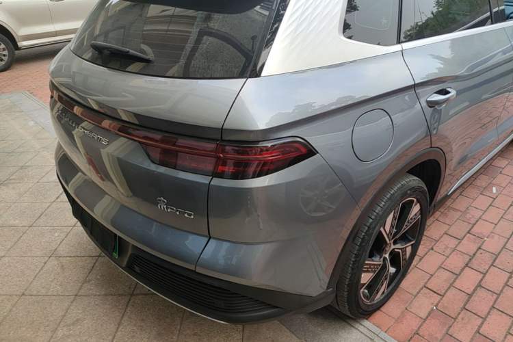 Used BYD Song Pro New Energy 2024 HONOR Edition DM-i 110KM Excellence Model Right Rear Taillight