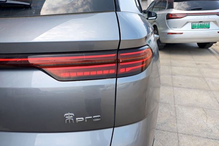 Used BYD Song Pro New Energy 2024 HONOR Edition DM-i 110KM Beyond Model Right Rear Taillight