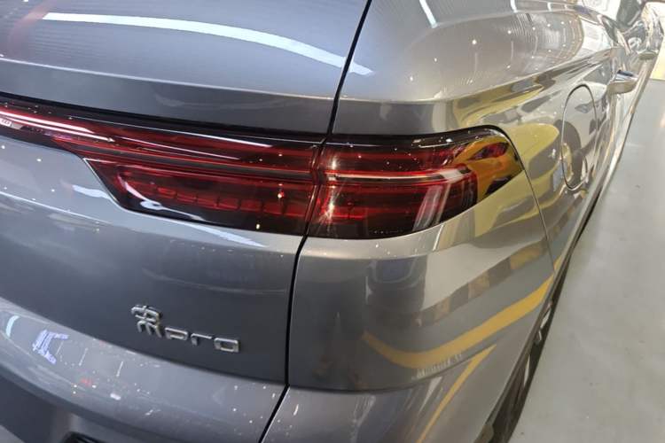 Used BYD Song Pro New Energy 2024 HONOR Edition DM-i 71KM Navigation Model Right Rear Taillight
