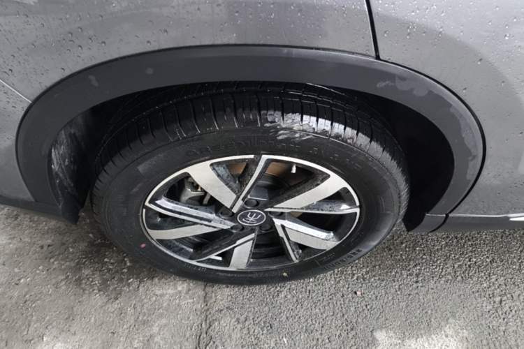 Used BYD Song Pro New Energy 2024 HONOR Edition DM-i 71KM Beyond Model Right Rear Wheel Hub