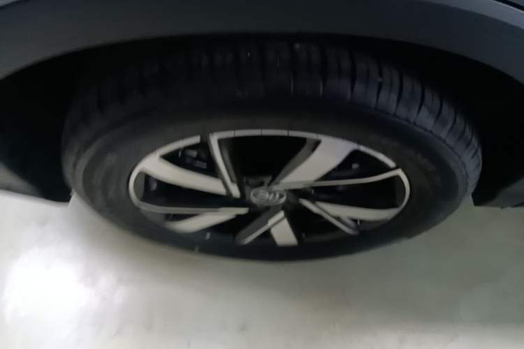 Used BYD Song Pro New Energy 2024 HONOR Edition DM-i 110KM Beyond Model Right Rear Wheel Hub