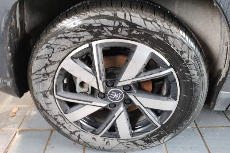 Used BYD Song Pro New Energy 2024 HONOR Edition DM-i 110KM Beyond Model Right Rear Wheel Hub