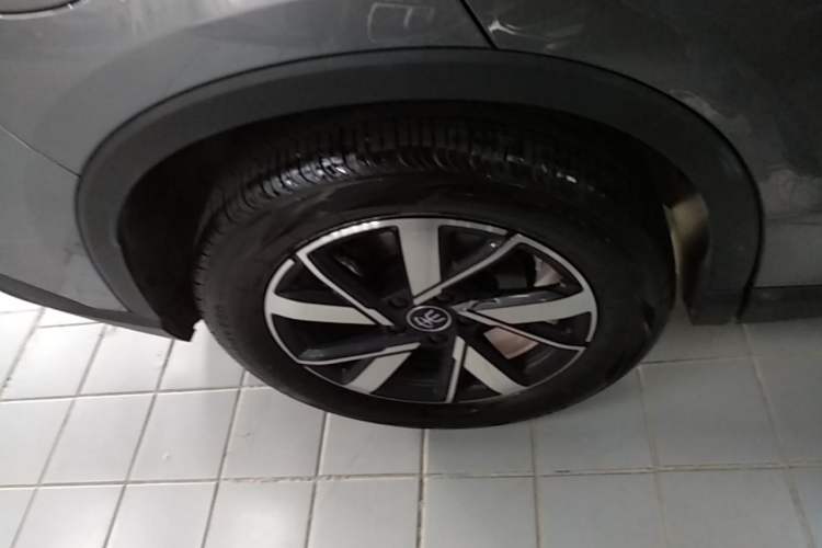 Used BYD Song Pro New Energy 2024 HONOR Edition DM-i 71KM Navigation Model Right Rear Wheel Hub