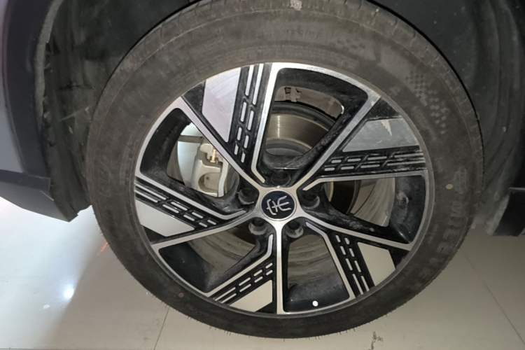 Used BYD Song Pro New Energy 2024 HONOR Edition DM-i 110KM Excellence Model Right Rear Wheel Hub