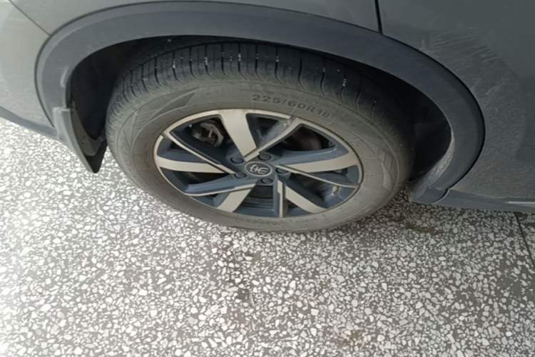 Used BYD Song Pro New Energy 2024 HONOR Edition DM-i 71KM Navigation Model Right Rear Wheel Hub