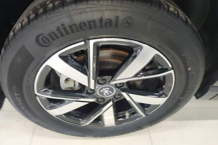 Used BYD Song Pro New Energy 2024 HONOR Edition DM-i 71KM Leading Model Right Rear Wheel Hub
