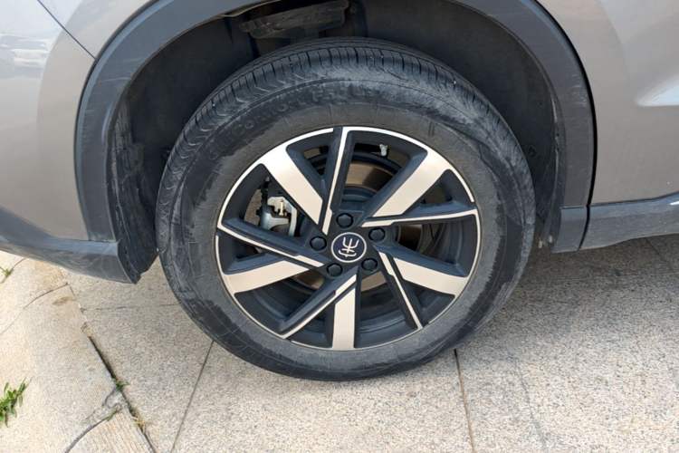 Used BYD Song Pro New Energy 2024 HONOR Edition DM-i 110KM Beyond Model Right Rear Wheel Hub