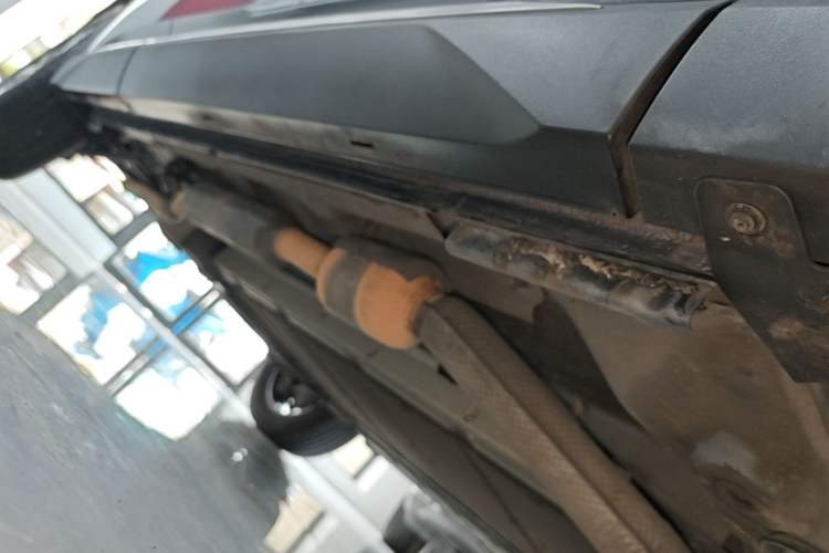 Used BYD Song Pro New Energy 2024 HONOR Edition DM-i 71KM Navigation Model Right Side Sill