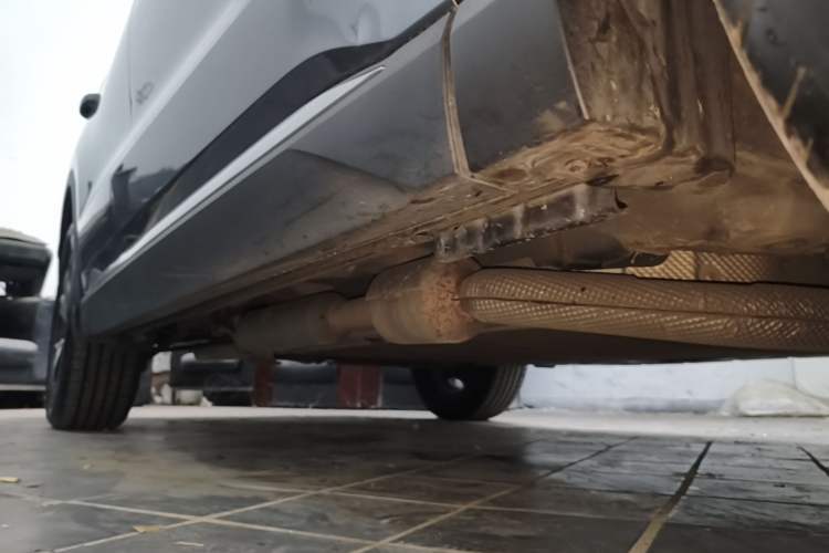 Used BYD Song Pro New Energy 2024 HONOR Edition DM-i 110KM Beyond Model Right Side Sill