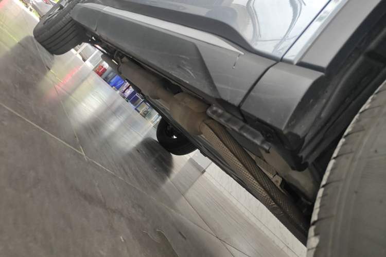 Used BYD Song Pro New Energy 2024 HONOR Edition DM-i 71KM Leading Model Right Side Sill