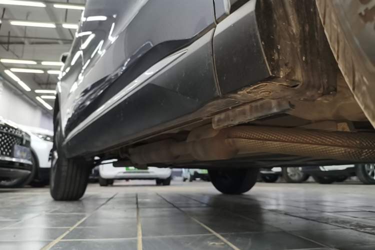 Used BYD Song Pro New Energy 2024 HONOR Edition DM-i 71KM Navigation Model Right Side Sill