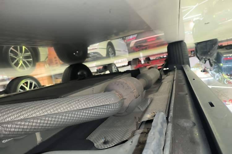 Used BYD Song Pro New Energy 2024 HONOR Edition DM-i 71KM Navigation Model Right Side Sill
