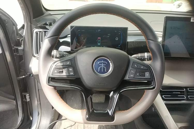 Used BYD Song Pro New Energy 2024 HONOR Edition DM-i 71KM Navigation Model Steering Wheel