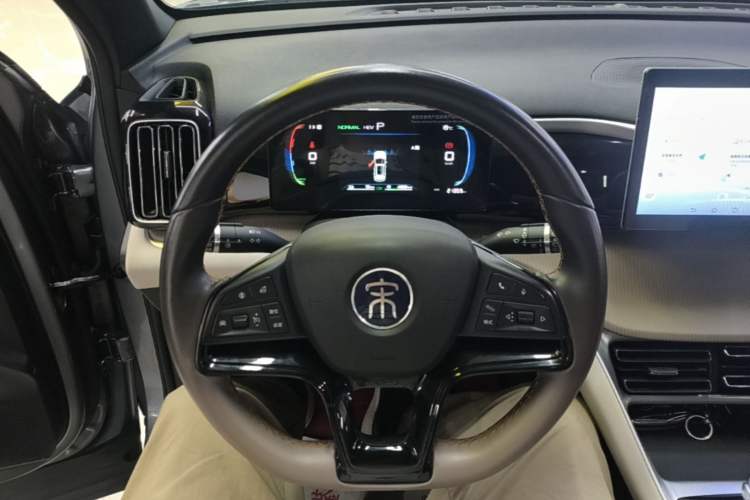 Used BYD Song Pro New Energy 2024 HONOR Edition DM-i 71KM Leading Model Steering Wheel