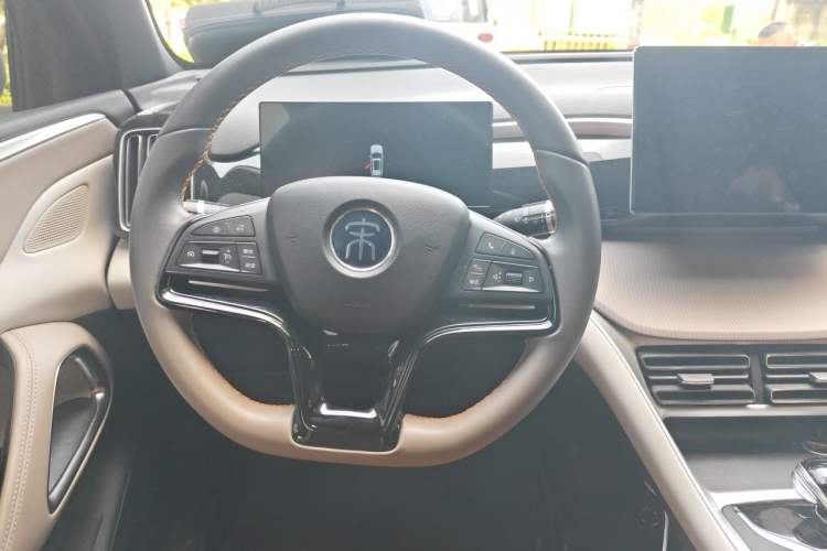 Used BYD Song Pro New Energy 2024 HONOR Edition DM-i 71KM Navigation Model Steering Wheel
