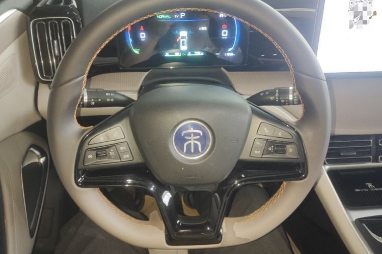 Used BYD Song Pro New Energy 2024 HONOR Edition DM-i 71KM Navigation Model Steering Wheel