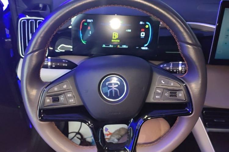 Used BYD Song Pro New Energy 2024 HONOR Edition DM-i 71KM Leading Model Steering Wheel