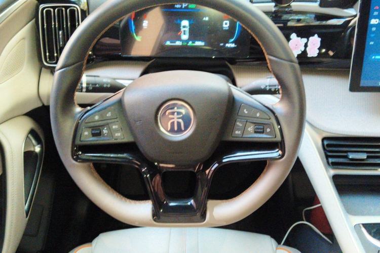 Used BYD Song Pro New Energy 2024 HONOR Edition DM-i 71KM Navigation Model Steering Wheel