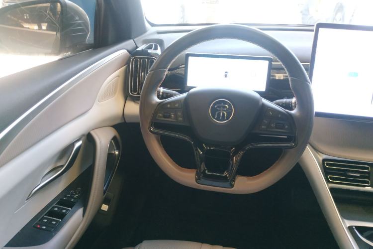 Used BYD Song Pro New Energy 2024 HONOR Edition DM-i 110KM Excellence Model Steering Wheel