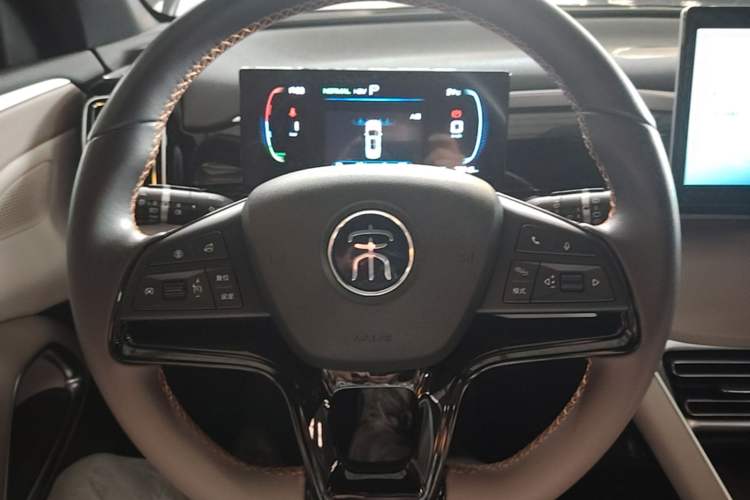 Used BYD Song Pro New Energy 2024 HONOR Edition DM-i 71KM Navigation Model Steering Wheel