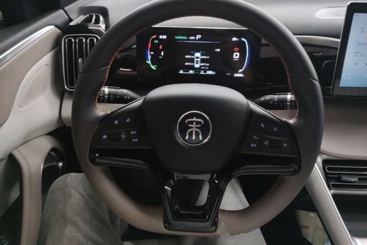 Used BYD Song Pro New Energy 2024 HONOR Edition DM-i 71KM Navigation Model Steering Wheel
