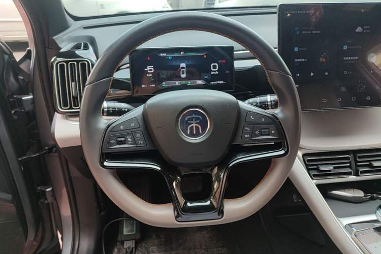 Used BYD Song Pro New Energy 2024 HONOR Edition DM-i 110KM Excellence Model Steering Wheel
