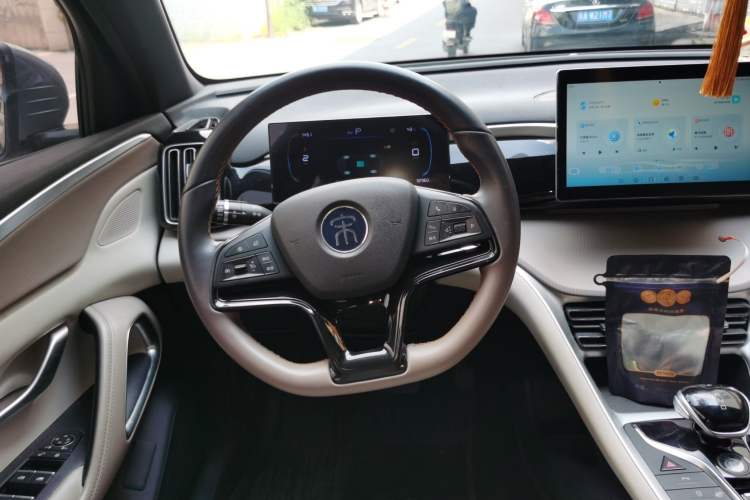 Used BYD Song Pro New Energy 2024 HONOR Edition DM-i 71KM Navigation Model Steering Wheel