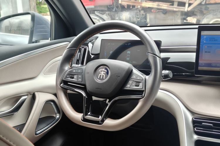 Used BYD Song Pro New Energy 2024 HONOR Edition DM-i 71KM Navigation Model Steering Wheel