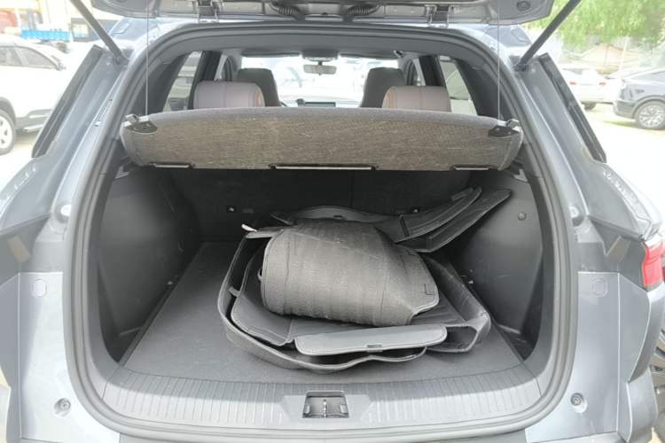 Used BYD Song Pro New Energy 2024 HONOR Edition DM-i 71KM Navigation Model Trunk