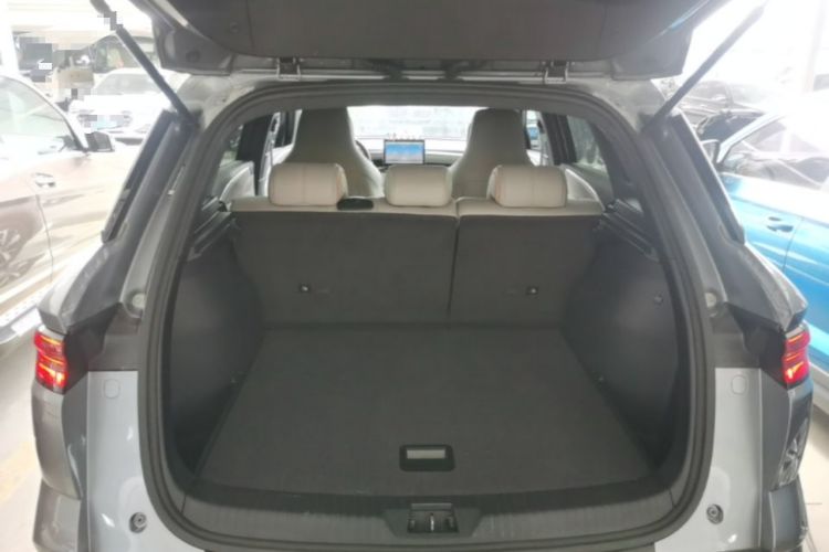 Used BYD Song Pro New Energy 2024 HONOR Edition DM-i 71KM Navigation Model Trunk