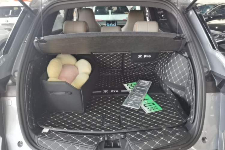 Used BYD Song Pro New Energy 2024 HONOR Edition DM-i 71KM Navigation Model Trunk