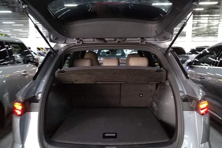 Used BYD Song Pro New Energy 2024 HONOR Edition DM-i 71KM Navigation Model Trunk