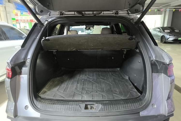 Used BYD Song Pro New Energy 2024 HONOR Edition DM-i 110KM Excellence Model Trunk