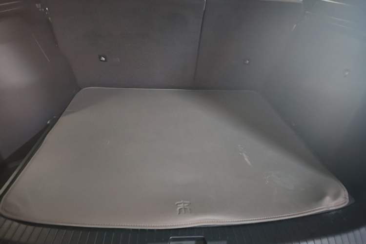 Used BYD Song Pro New Energy 2024 HONOR Edition DM-i 71KM Navigation Model Trunk