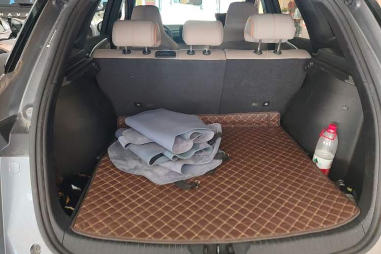 Used BYD Song Pro New Energy 2024 HONOR Edition DM-i 71KM Navigation Model Trunk